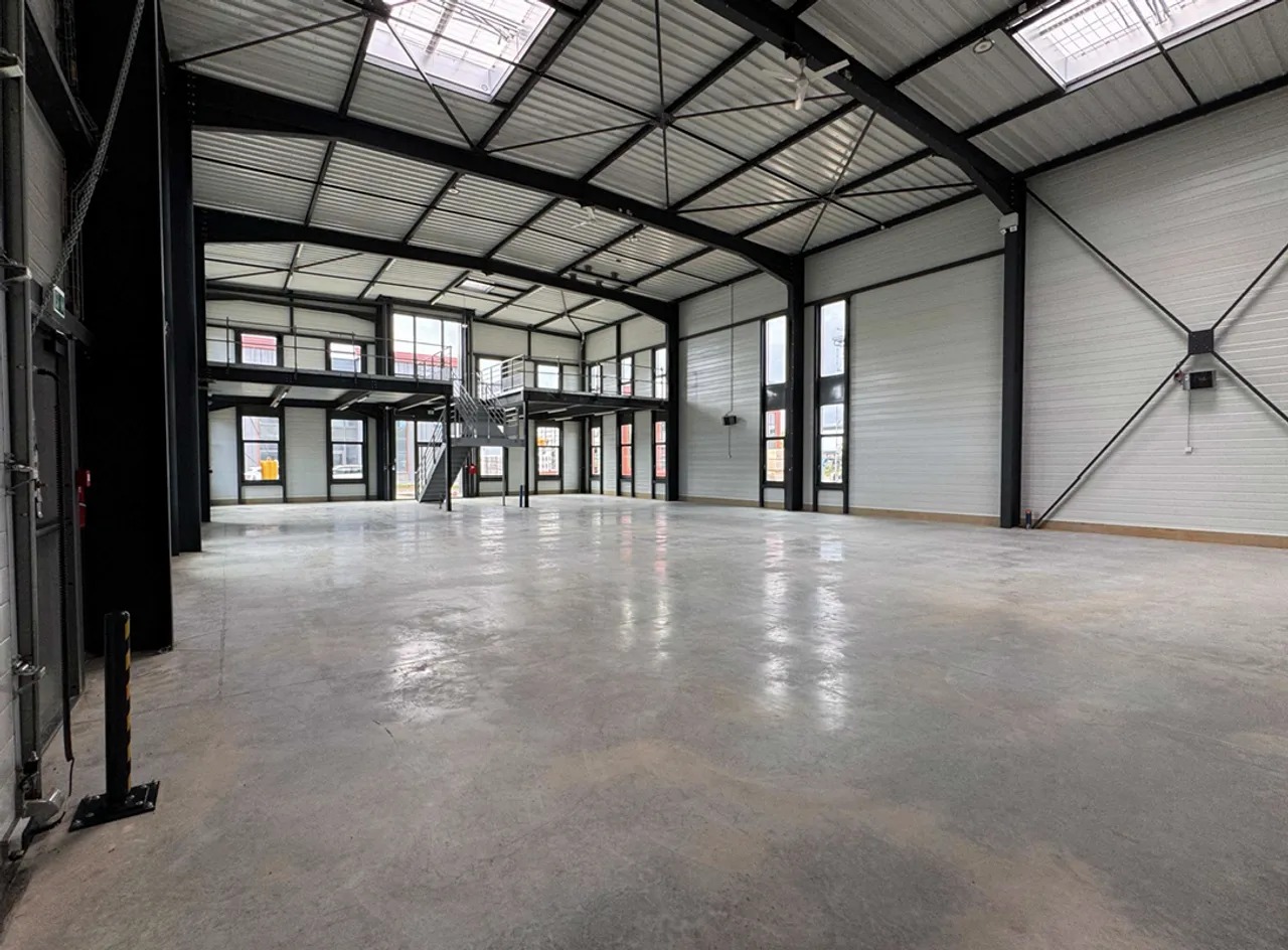 logistics - Light Industrial Premises / Offices For Rent - For Sale - gallery - 5