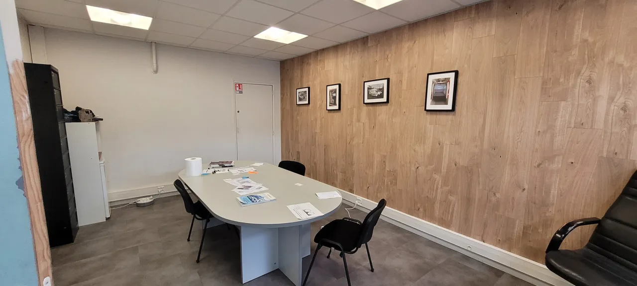 logistics - Activités / Bureaux À Louer - À Vendre - gallery - 4