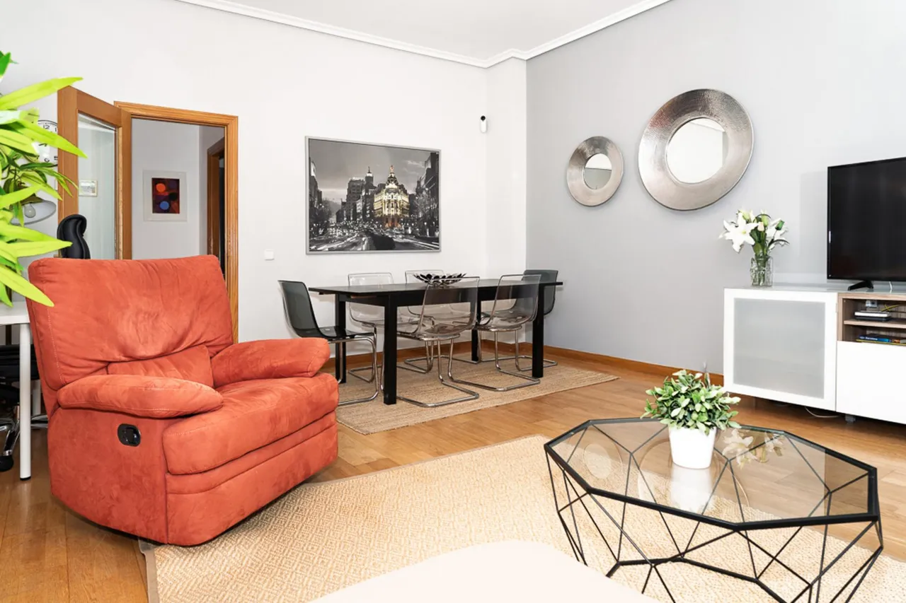 living - Piso de 97m² en alquiler en Cortes / Huertas, Madrid - gallery - 5