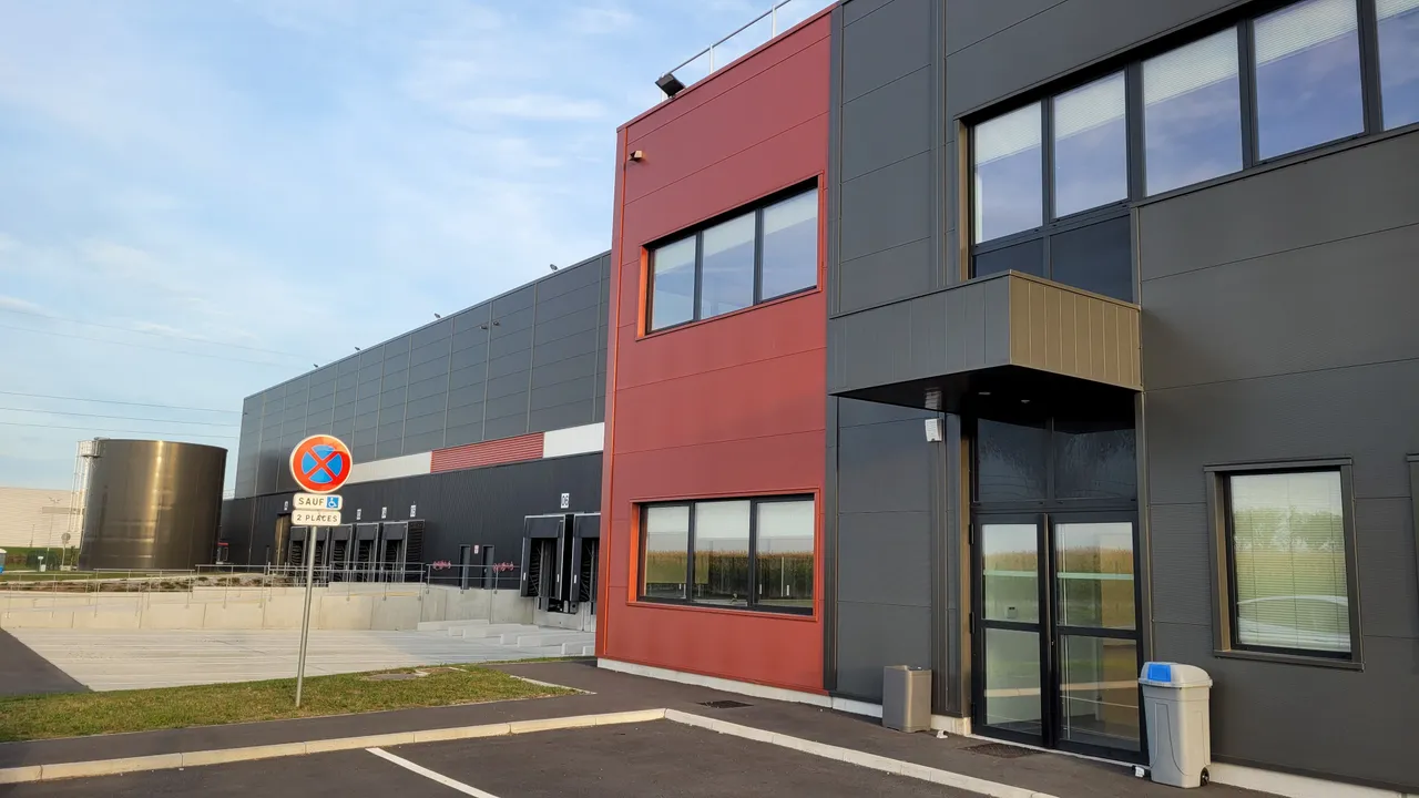 logistics - Logistics Warehouse For Rent - gallery - 6