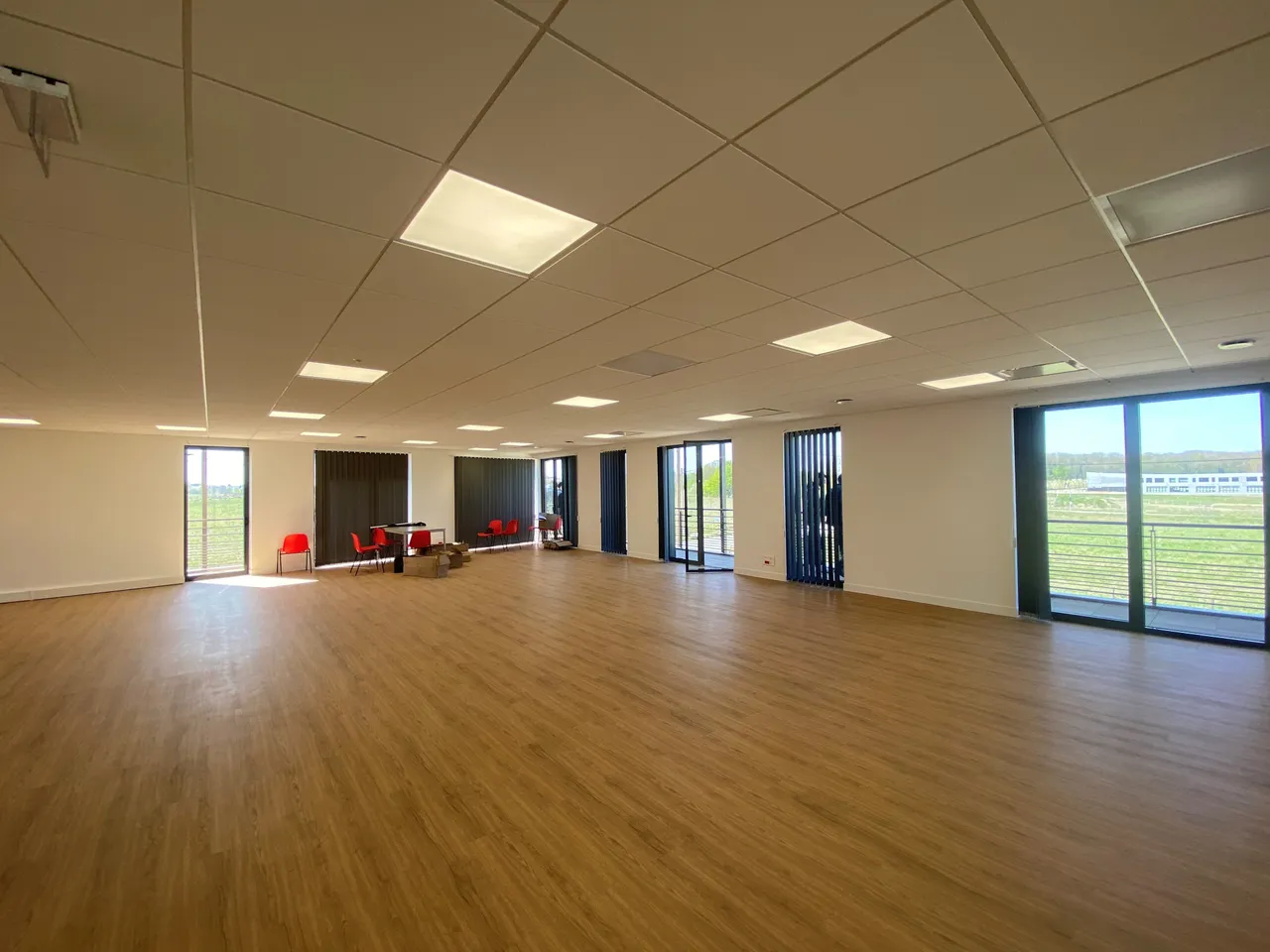 logistics - Light Industrial Premises / Offices For Rent - gallery - 4
