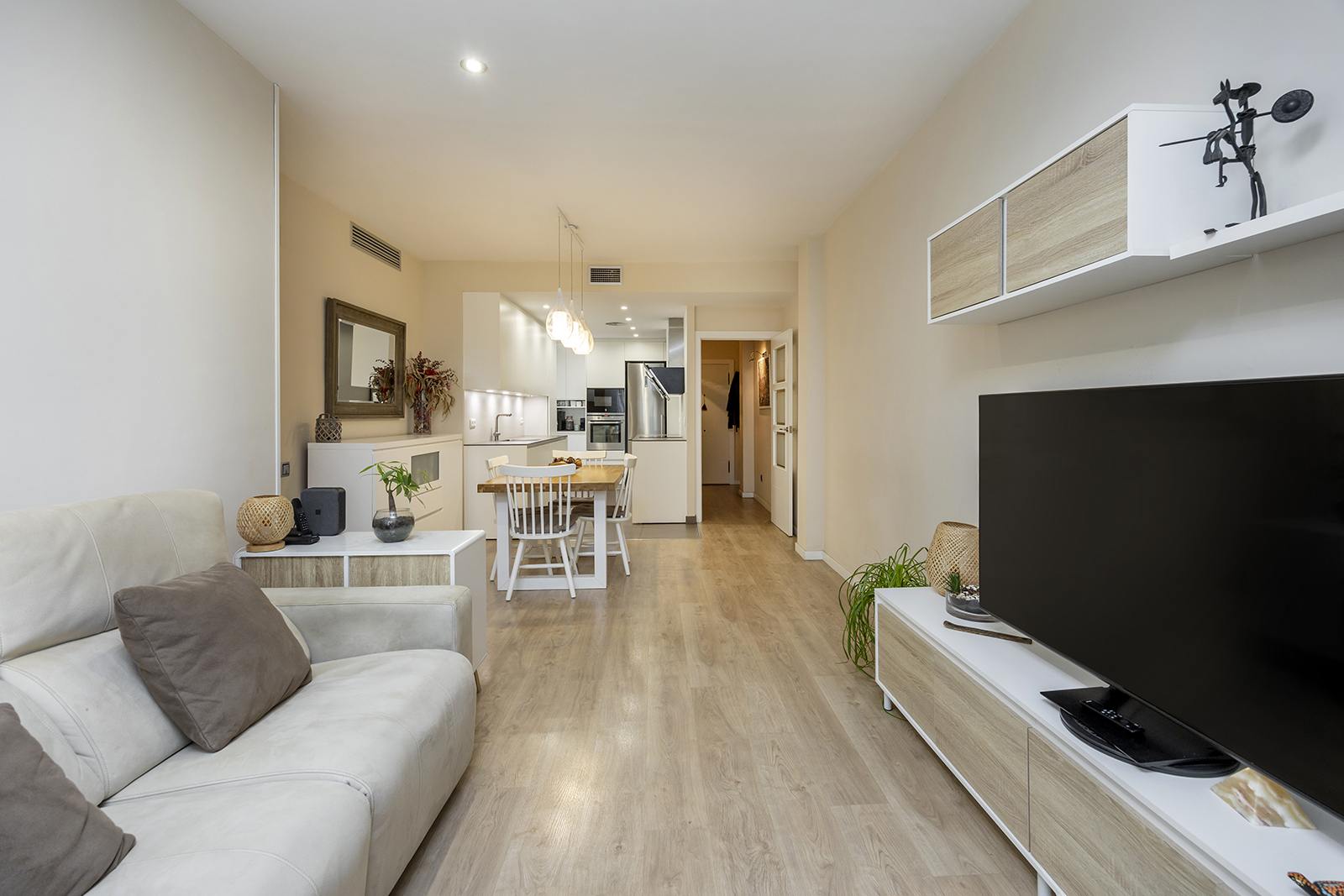 living - Piso de 98m² en venta en Eixample Derecho, Barcelona - gallery - 4