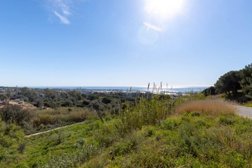 living - Parcela de 1,218m² en venta en Premià de Dalt, Barcelona - featured