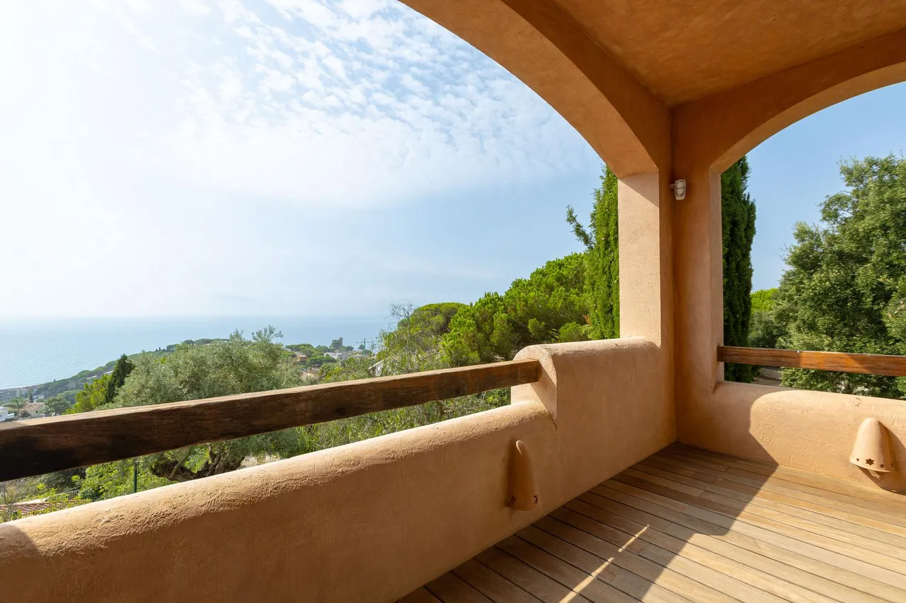living - 641m² house / villa for sale in Sant Pol de Mar, Barcelona - gallery - 5
