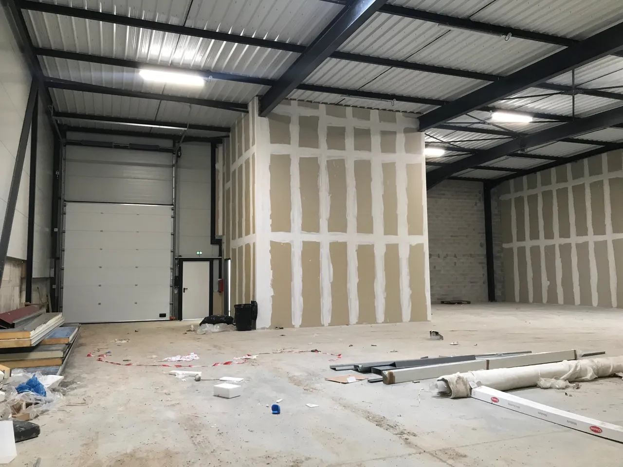 logistics - Entrepôt / Bureaux À Louer - gallery - 4