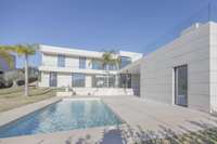 living - 390m² house / villa with 1,129m² garden for sale in Los Monasterios - gallery thumbnail - 3