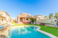 living - 266m² house / villa for sale in Els Cards, Barcelona - gallery thumbnail - 5