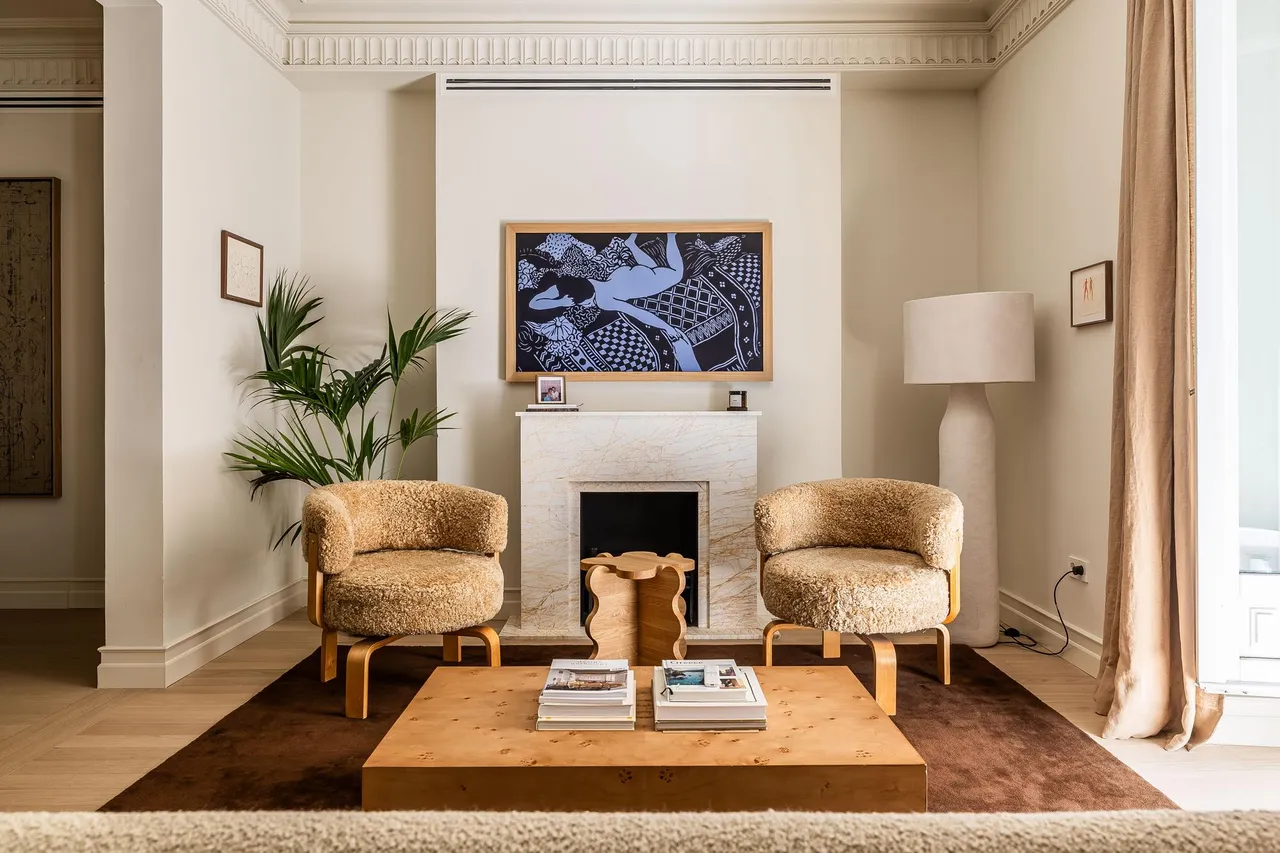 living - Piso de 322m² en venta en Almagro, Madrid - gallery - 5