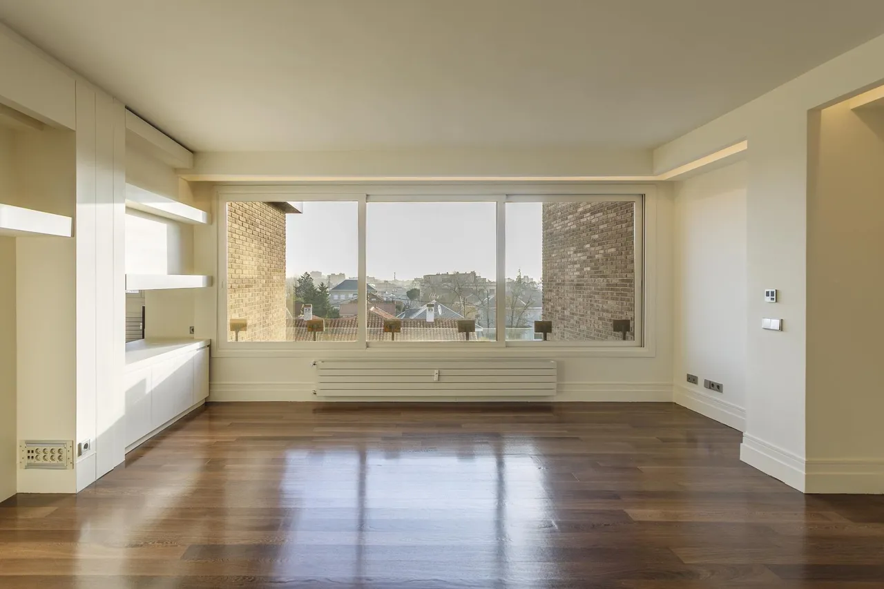 living - 499m² penthouse with 10m² terrace for rent in Nueva España - gallery - 2