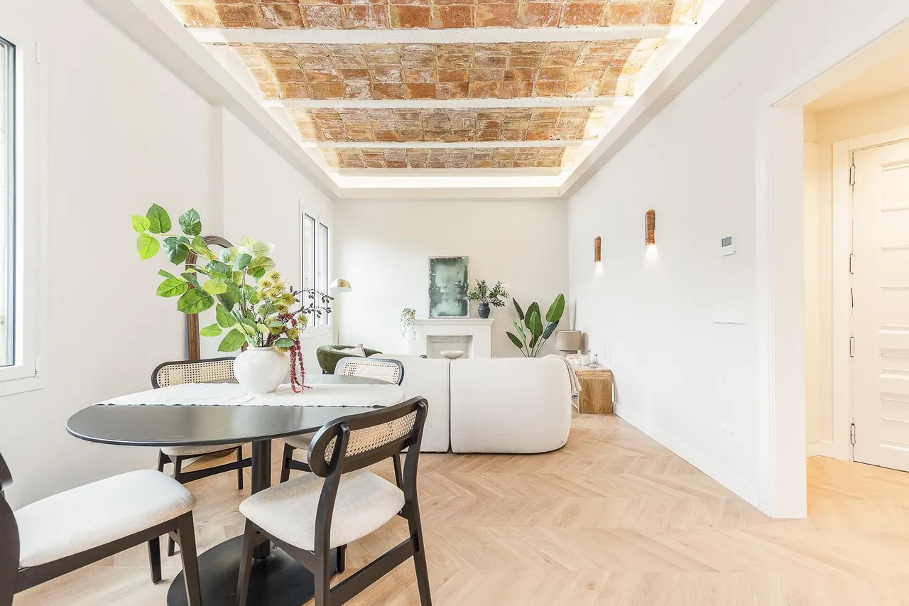 living - Piso de 97m² en venta en Eixample Derecho, Barcelona - gallery - 3