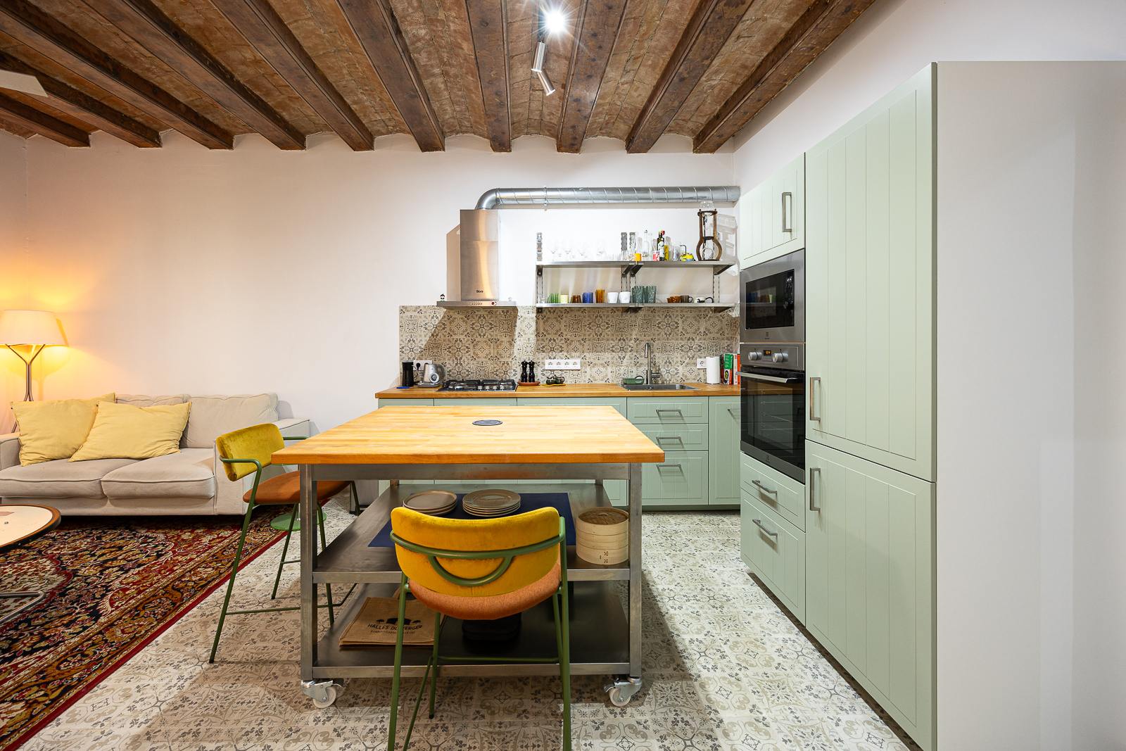 living - Piso de 56m² en venta en El Raval, Barcelona - gallery thumbnail - 10