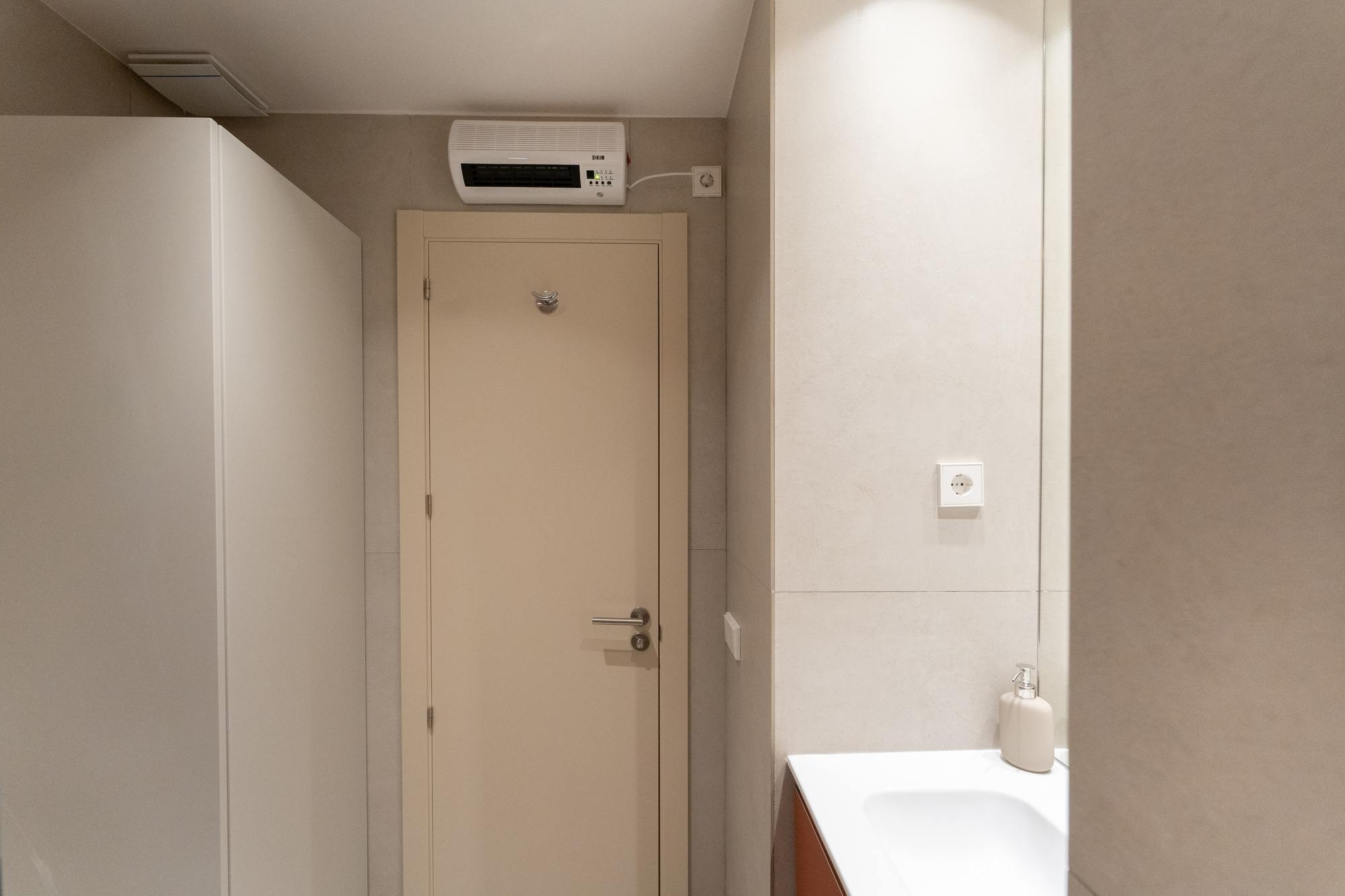 living - 45m² apartment for rent in Castellana, Madrid - gallery thumbnail - 9