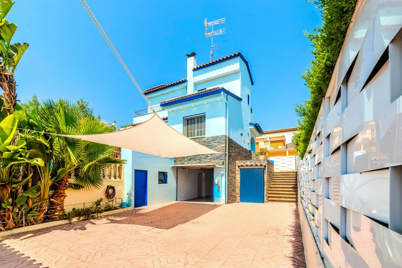 living - 259m² house / villa for sale in Vallpineda, Barcelona - gallery - 8