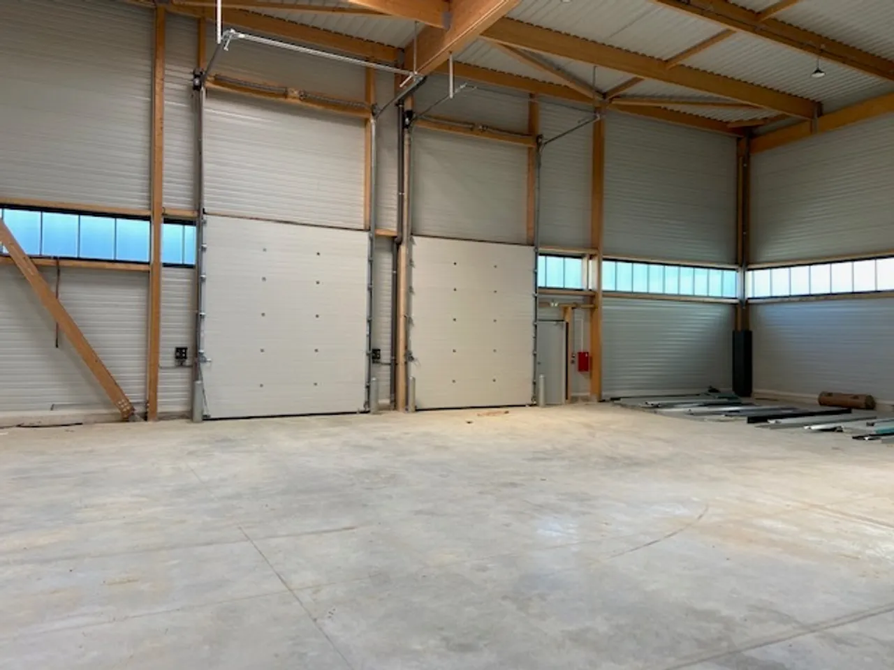 logistics - Light Industrial Premises / Offices For Rent - gallery - 2