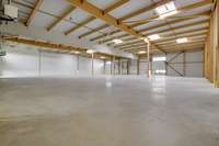 logistics - Activités / Bureaux À Louer - gallery thumbnail - 7
