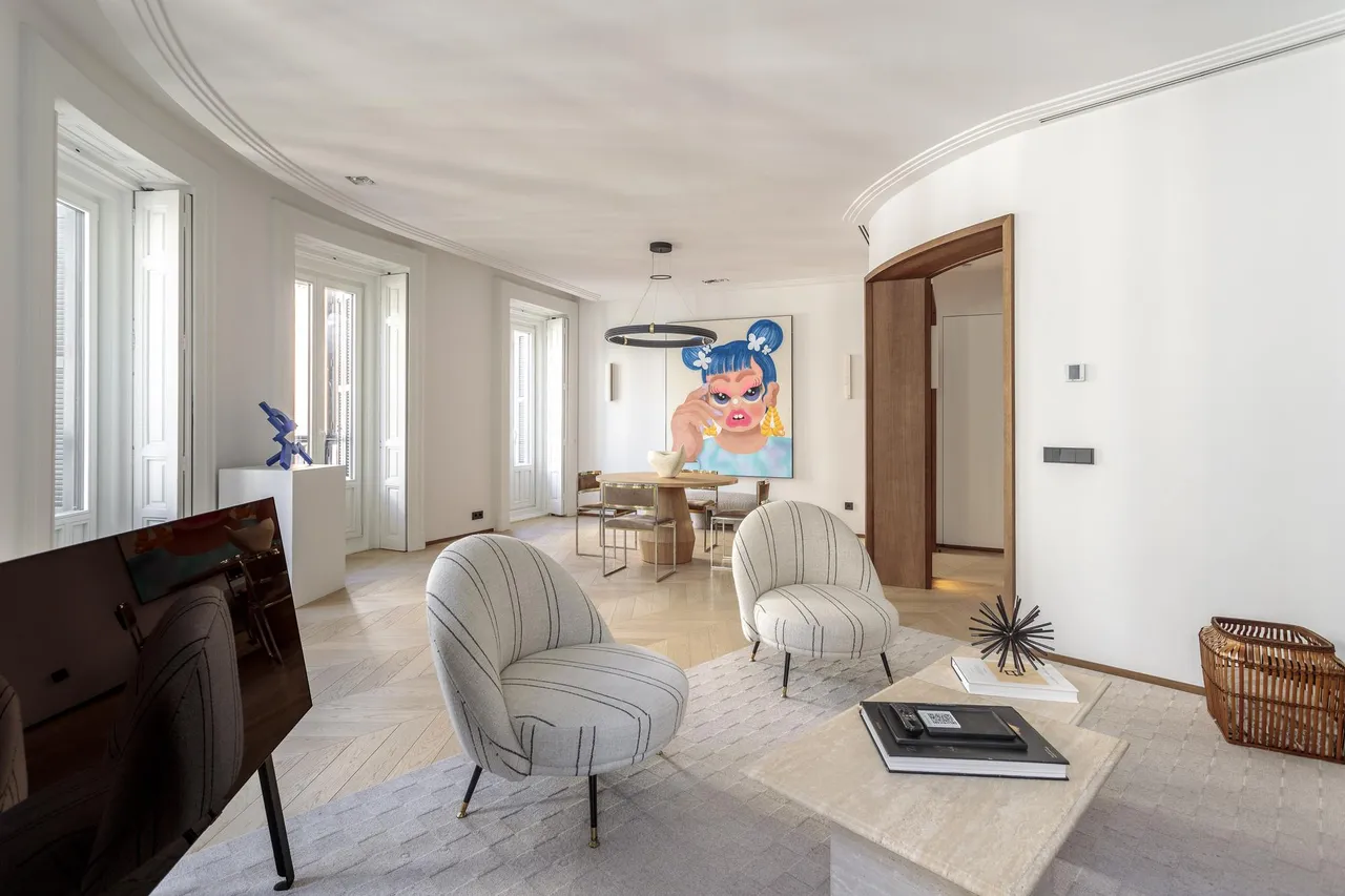 living - 160m² apartment for rent in Cortes / Huertas, Madrid - gallery - 3