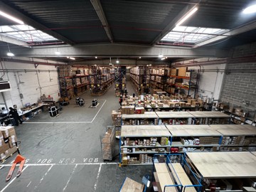 logistics - Activités / Bureaux À Louer - featured