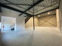 logistics - Activités / Bureaux À Louer - gallery thumbnail - 3