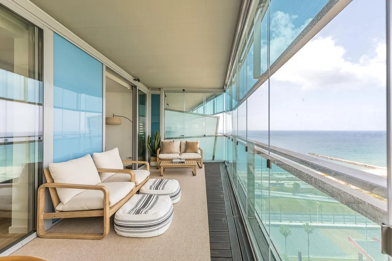 living - Piso de 82m² con 35m² terraza en venta en Diagonal Mar - gallery - 9