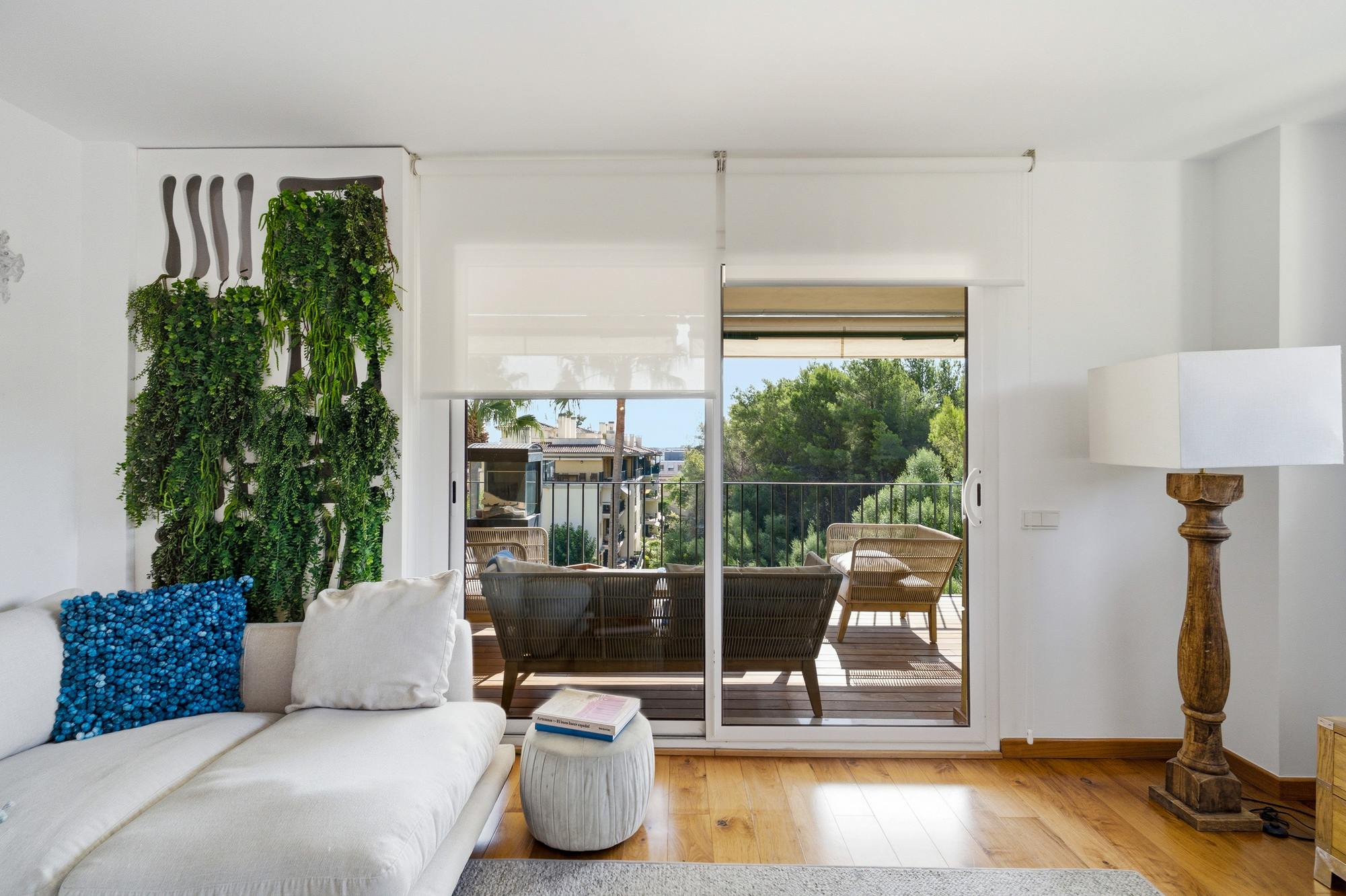 living - Ático de 159m² con 70m² terraza en alquiler en Palma de Mallorca - gallery thumbnail - 2