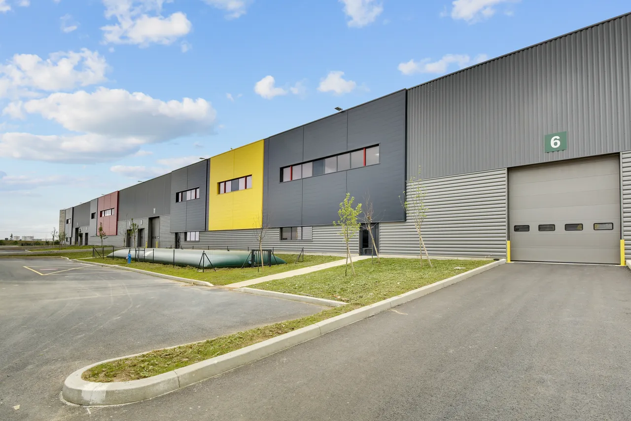logistics - Light Industrial Premises / Offices For Rent - gallery - 8