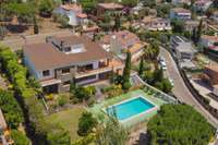living - Casa / villa de 704m² en venta en Bahía de Rosas - gallery thumbnail - 1