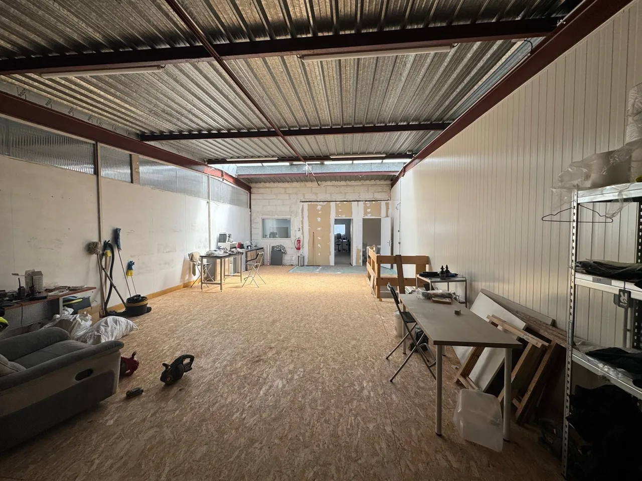 logistics - Warehouse / Offices For Rent - gallery - 3