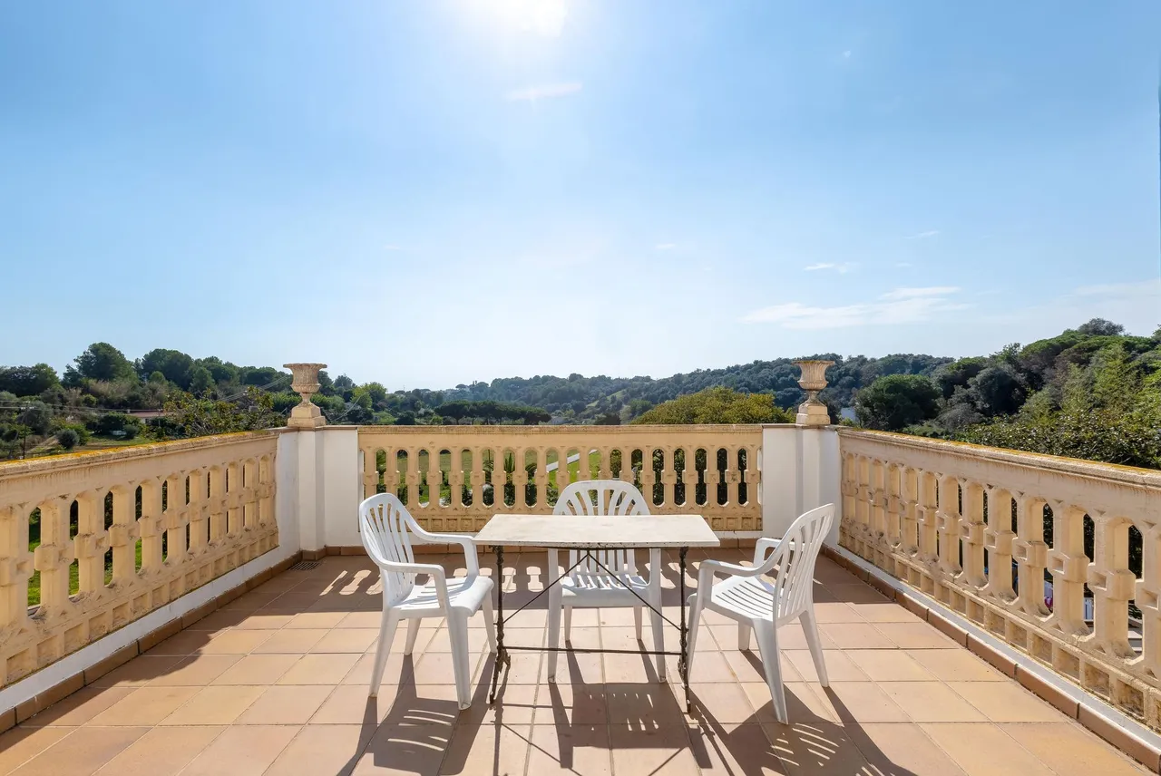 living - 651m² house / villa for sale in Arenys de Mar, Barcelona - gallery - 5