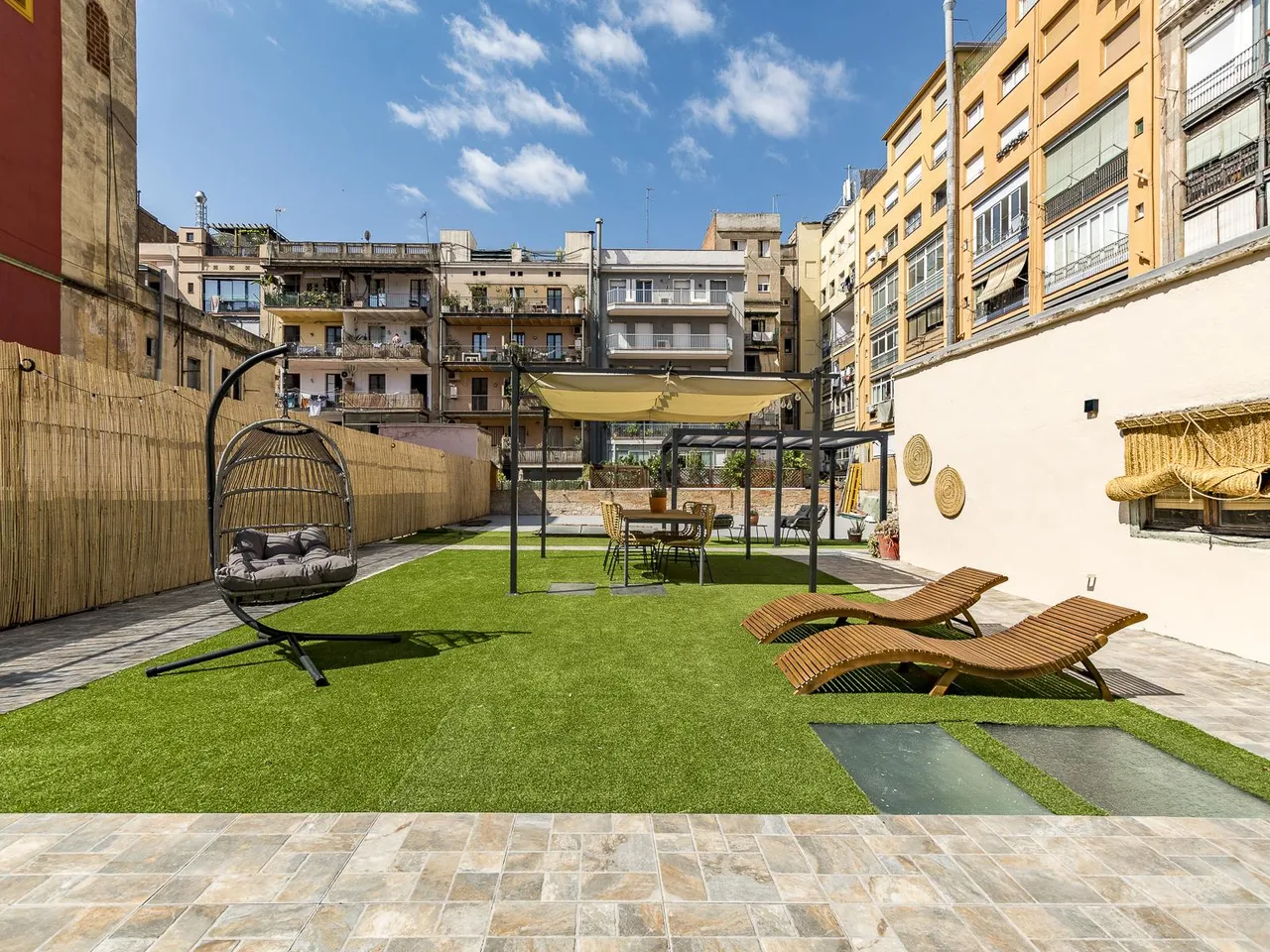 living - Piso de 147m² con 395m² terraza en venta en Eixample Izquierdo - gallery - 2