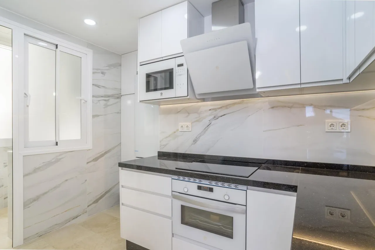 living - 109m² apartment with 14m² terrace for sale in Marbella Centre - gallery - 9
