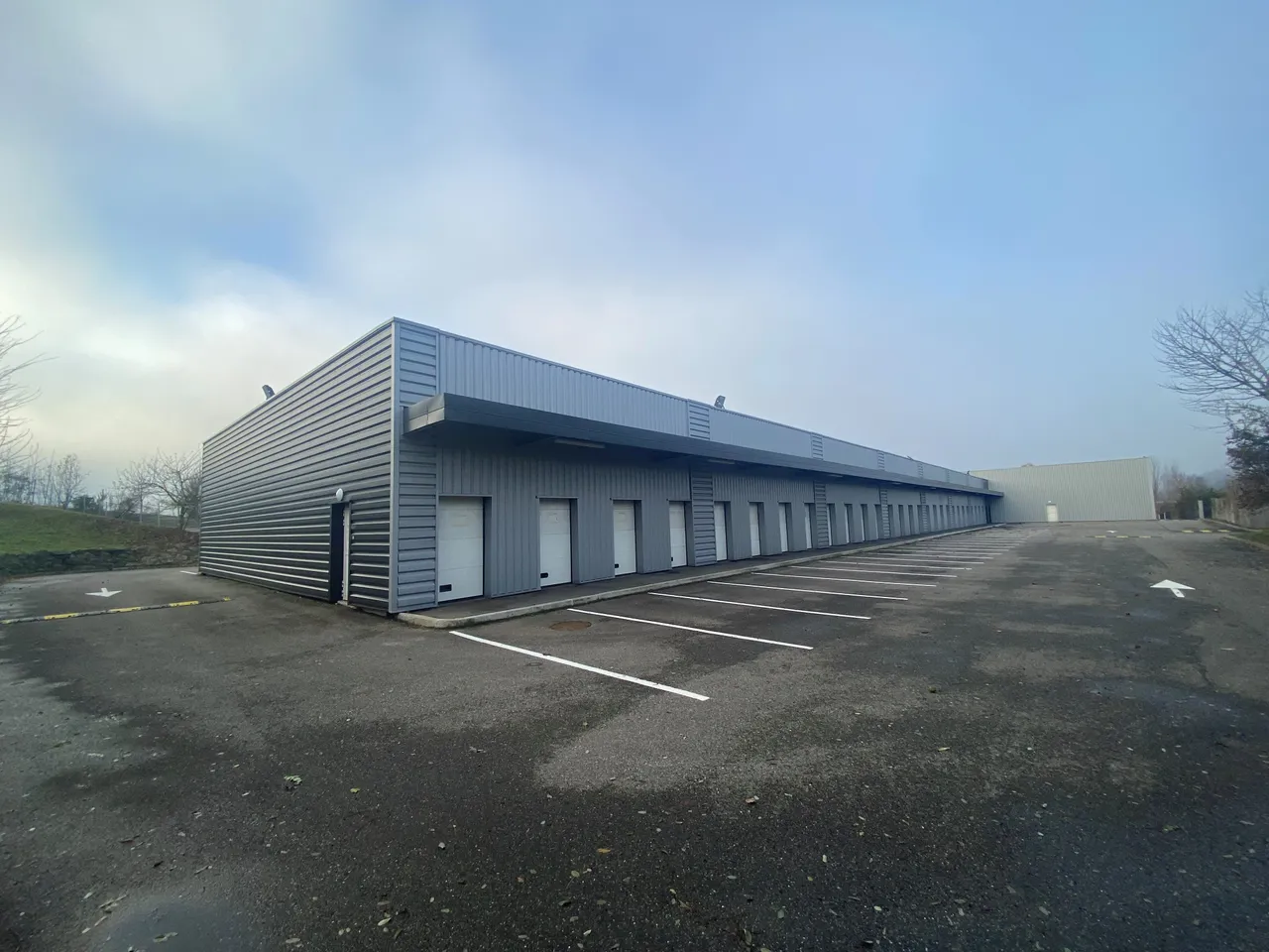 logistics - Courier Warehouse For Rent - gallery - 8