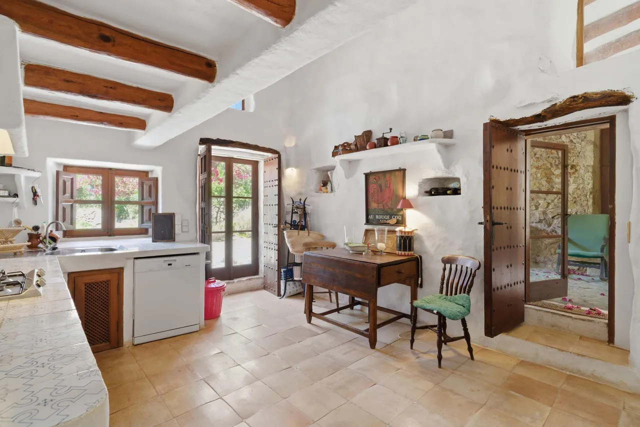 living - 510m² country house with 206,000m² garden for sale in Manacor - gallery - 10