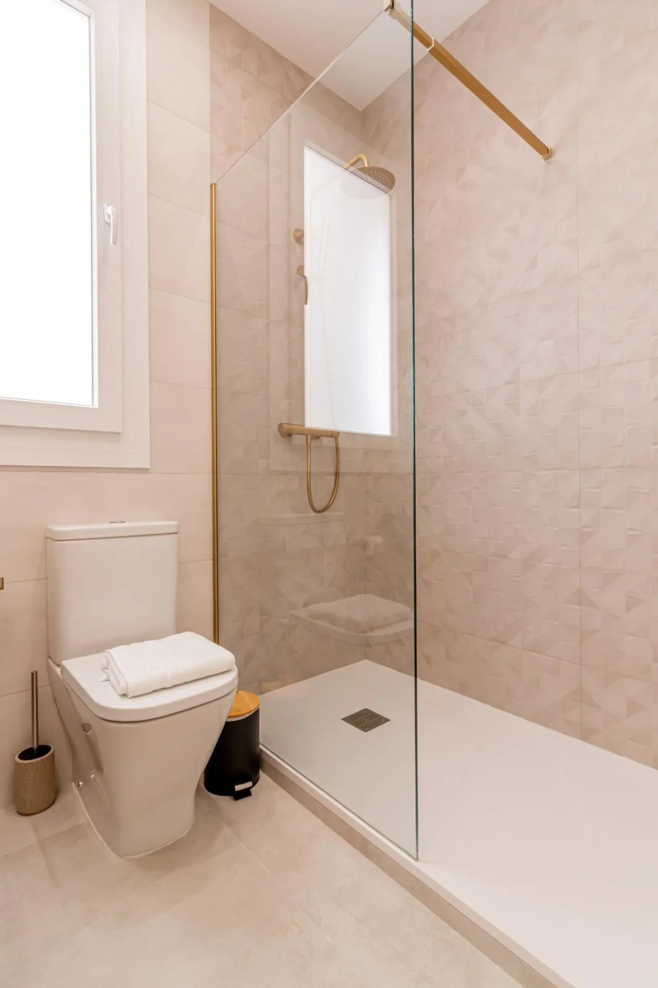 living - 100m² apartment for rent in Castellana, Madrid - gallery - 2