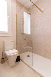 living - 100m² apartment for rent in Castellana, Madrid - gallery thumbnail - 2