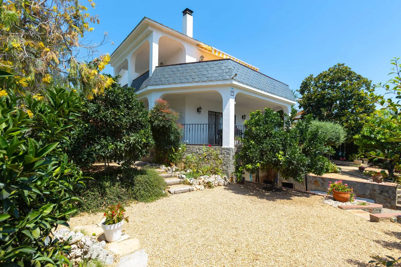 living - Casa / villa de 376m² en venta en El Masnou, Barcelona - gallery - 8