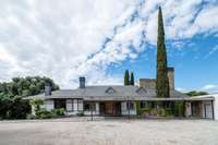 living - 1,600m² house / villa for sale in La Moraleja Urbanización - gallery thumbnail - 1
