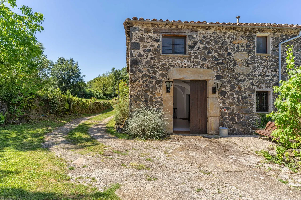 living - 685m² country house for sale in La Garrotxa, Girona - gallery - 6
