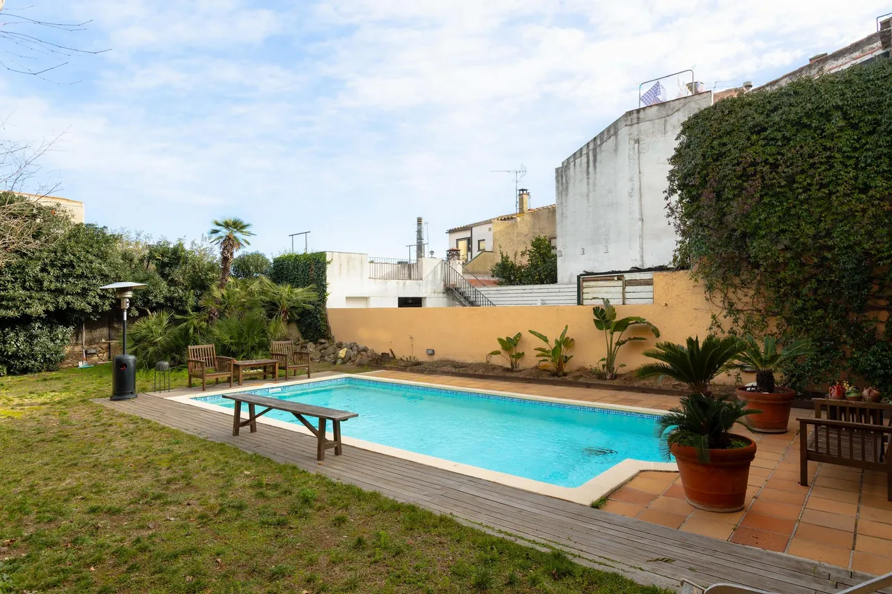 living - 237m² house / villa for sale in Argentona, Barcelona - gallery - 5