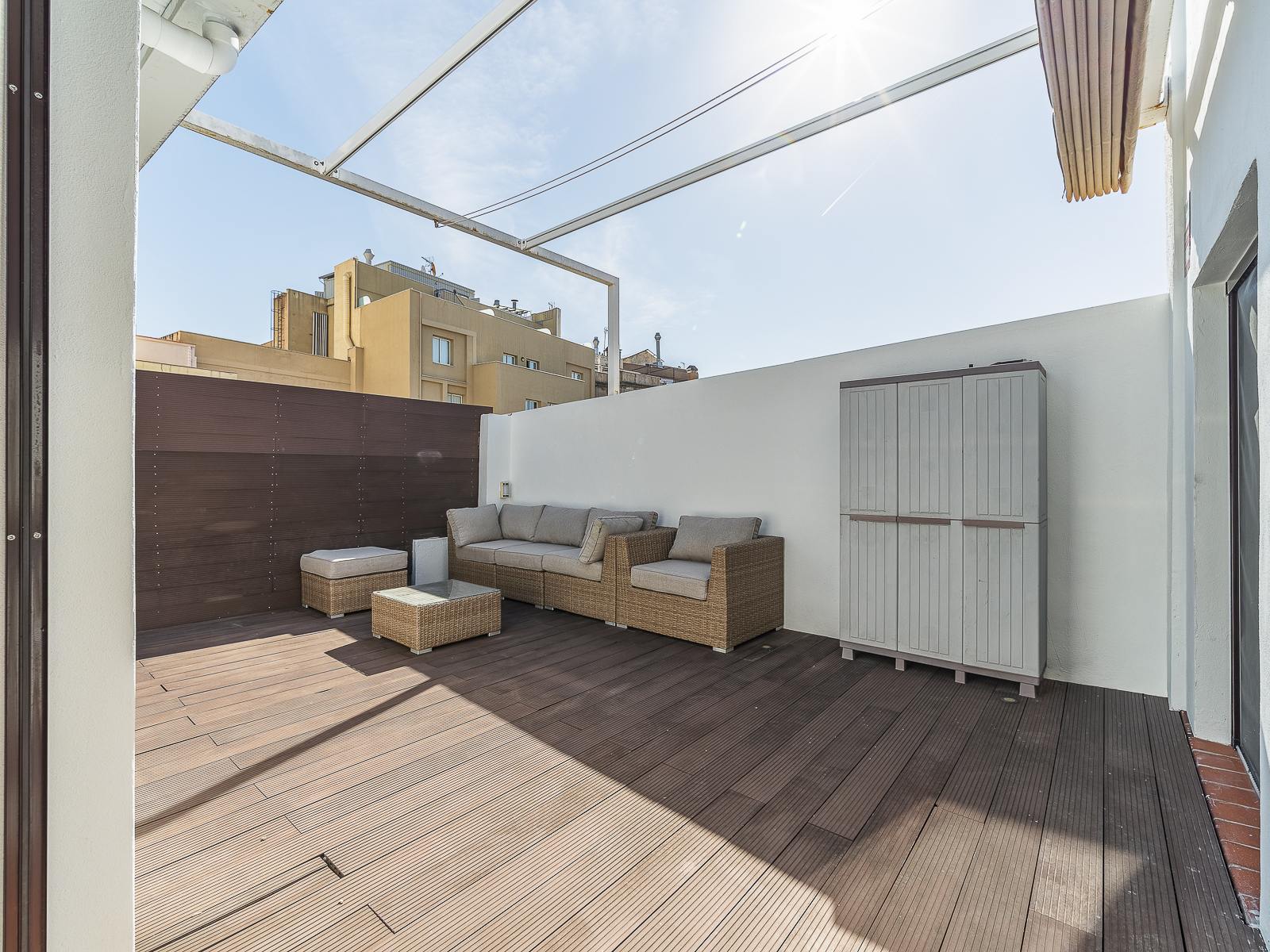 living - Ático de 57m² con 57m² terraza en venta en Eixample Derecho - featured