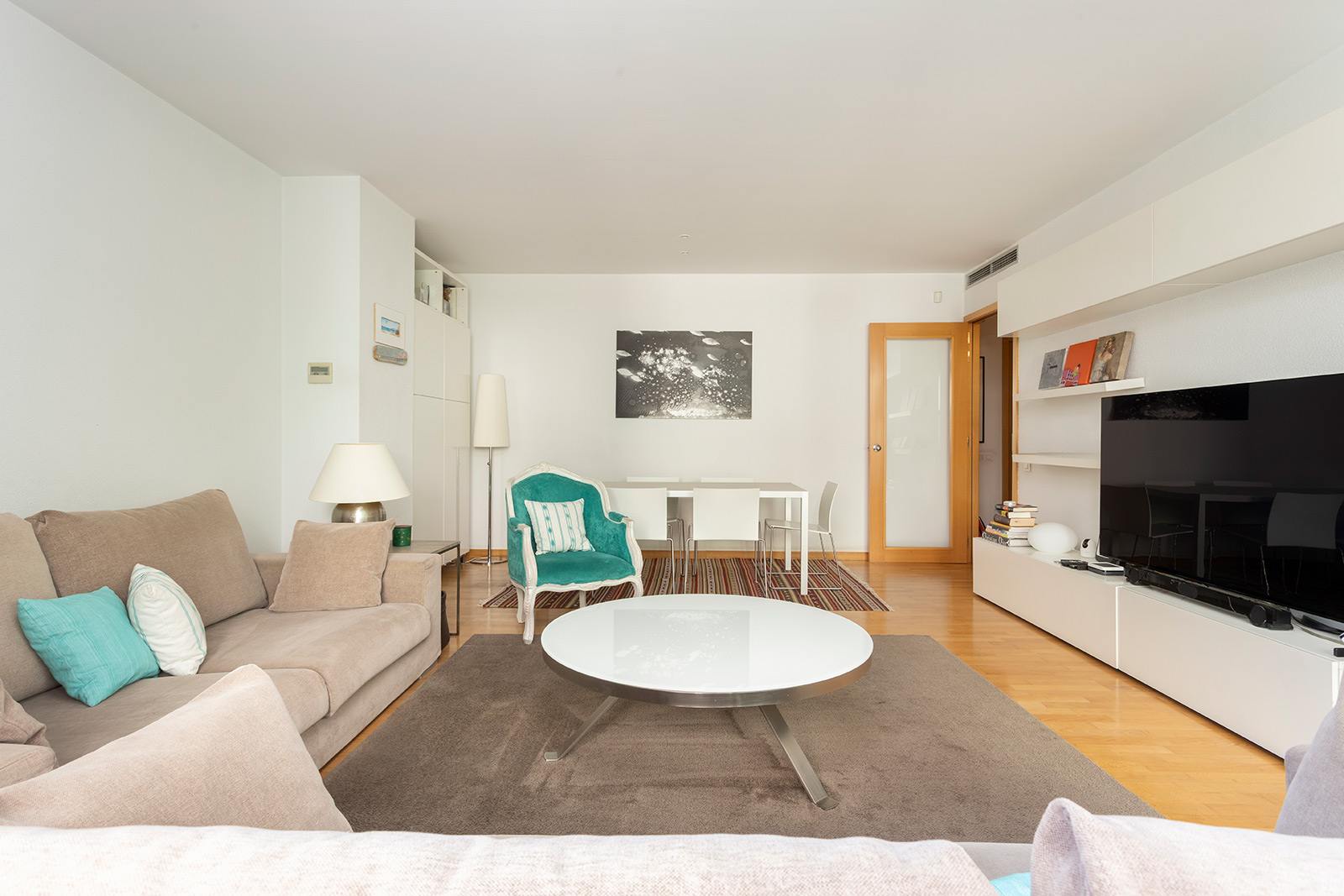 living - Piso de 110m² con 15m² terraza en venta en Eixample Izquierdo - gallery - 6