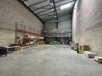 logistics - Local d’activités À Louer - gallery thumbnail - 2