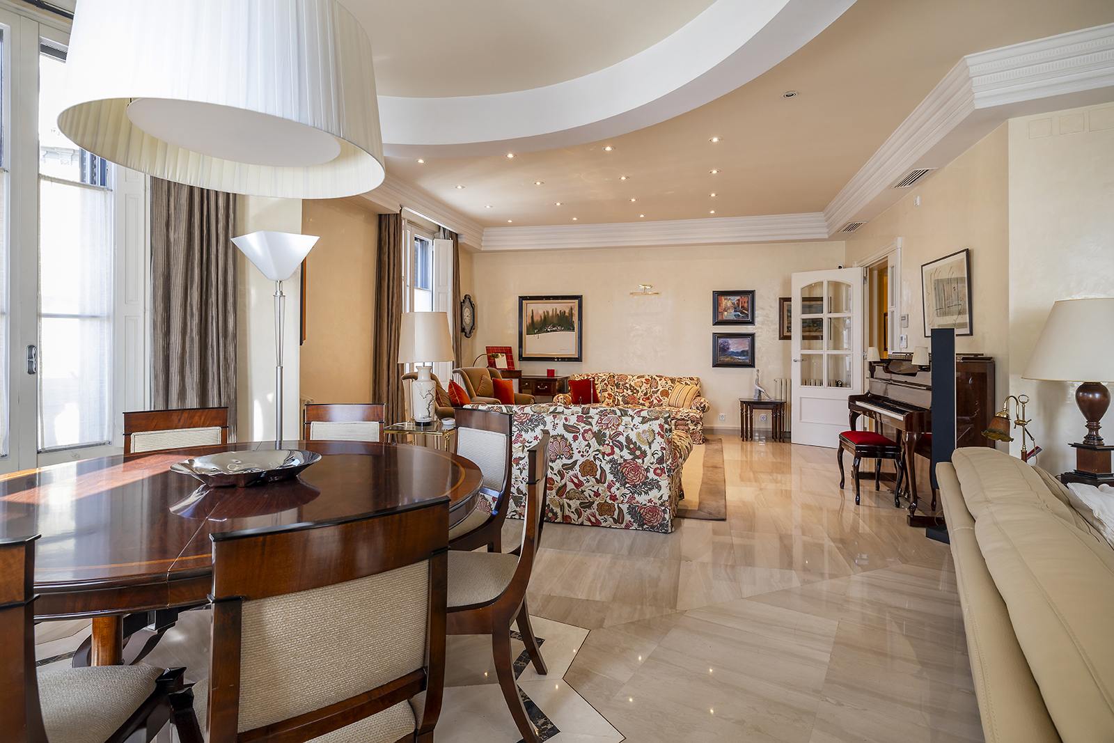 living - 213m² apartment for rent in Eixample Right, Barcelona - gallery thumbnail - 7