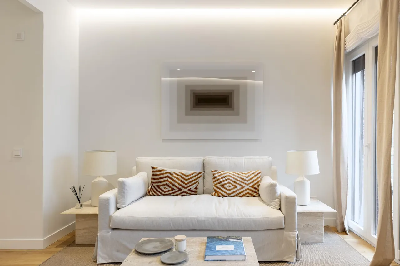 living - Piso de 115m² en alquiler en Recoletos, Madrid - gallery - 3