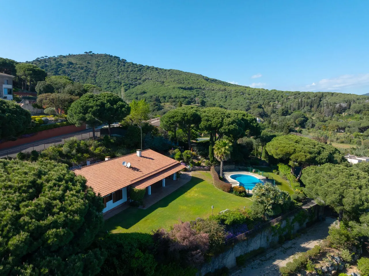 living - Casa / villa de 698m² en venta en Cabrera de Mar, Barcelona - gallery - 4