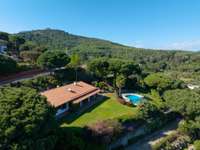 living - Casa / villa de 698m² en venta en Cabrera de Mar, Barcelona - gallery thumbnail - 4