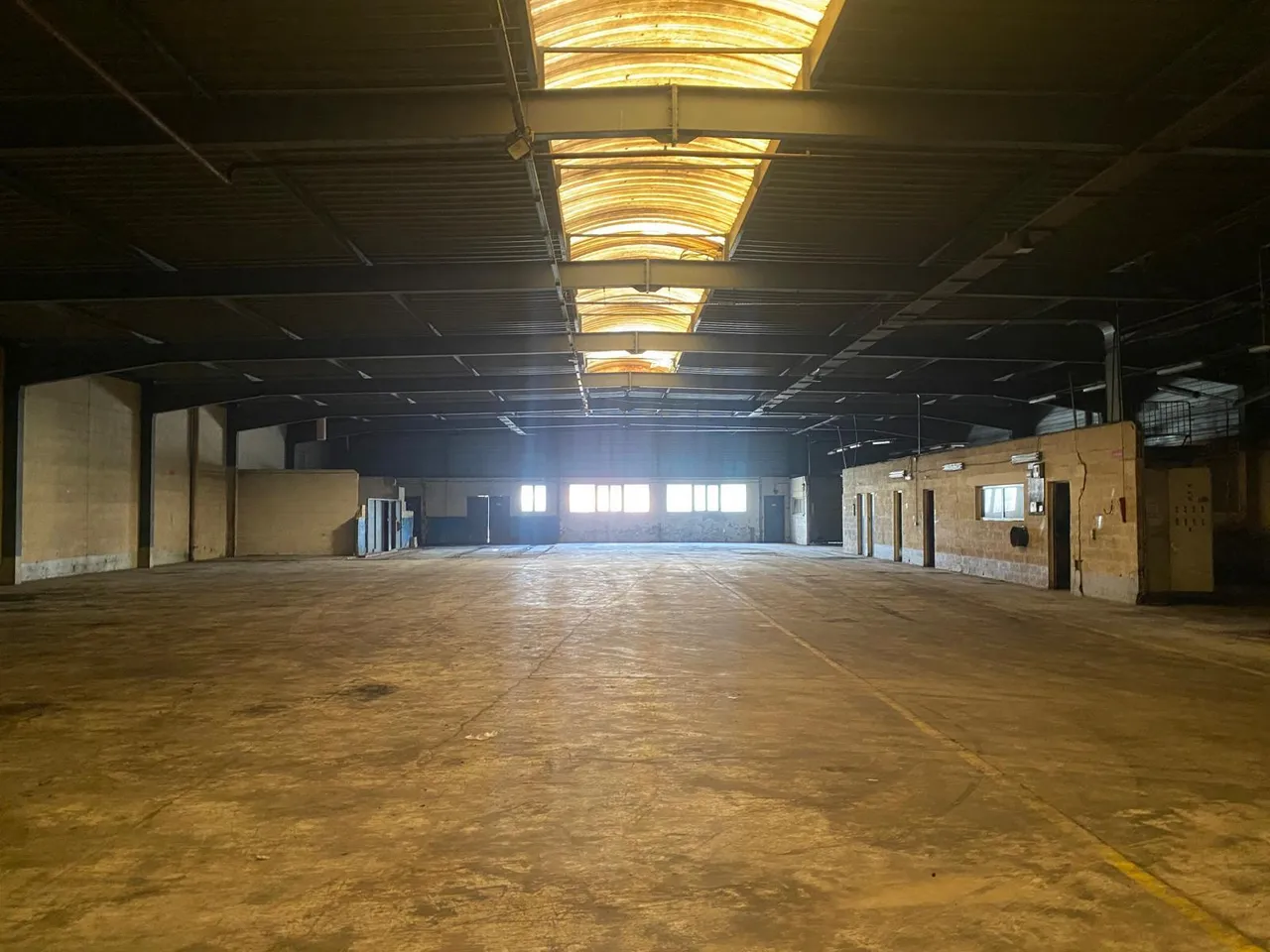 logistics - Warehouse / Offices For Rent - gallery - 5