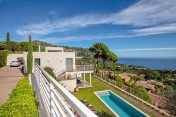 living - 462m² house / villa for sale in Aiguablava, Costa Brava - featured