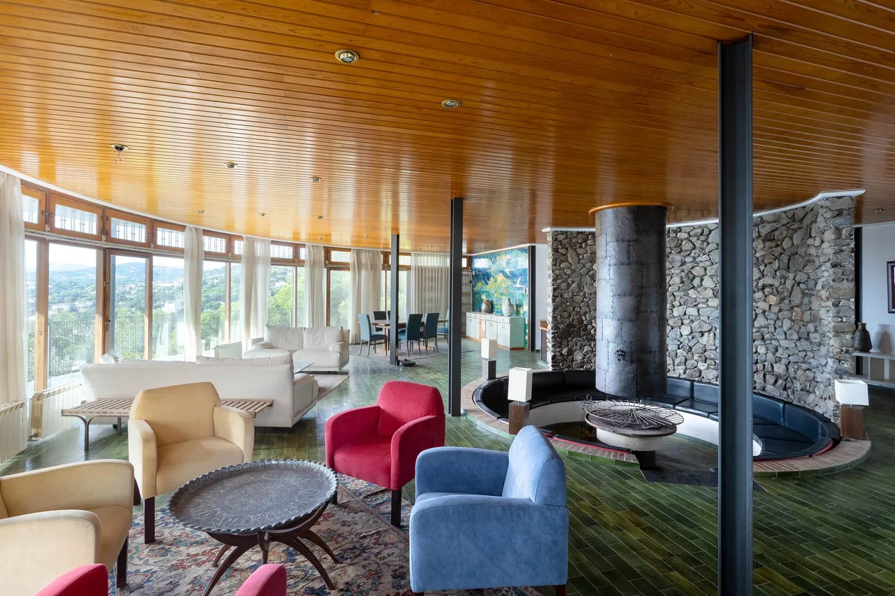 living - Casa / villa de 558m² con 12,551m² de jardín en venta en Sant Pol de Mar - gallery - 6