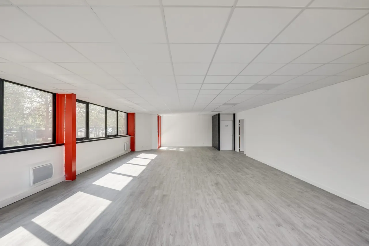logistics - Light Industrial Premises / Offices For Rent - gallery - 5