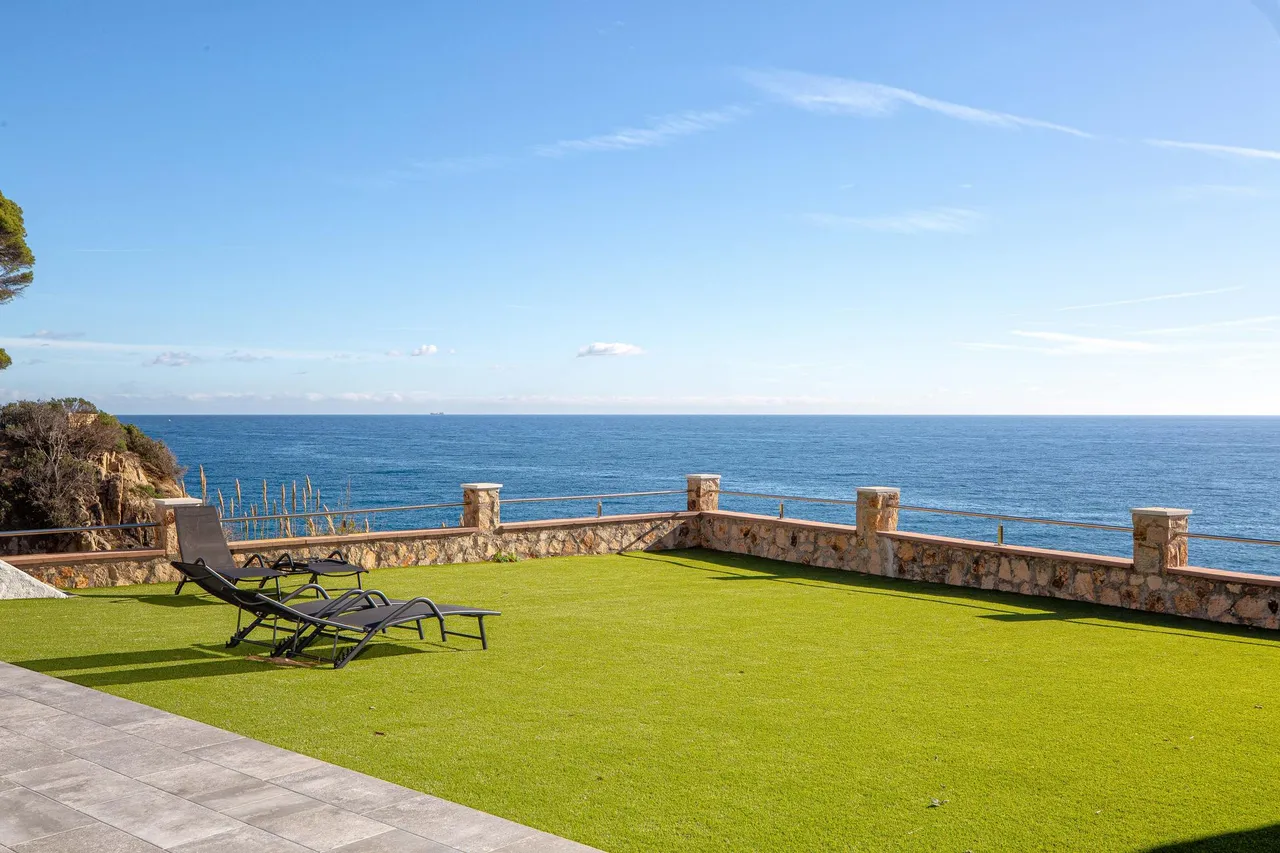 living - 609m² house / villa for sale in Lloret de Mar, Costa Brava - gallery - 2